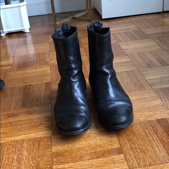 Burberry Chelsea Boot - Picture 6 of 7